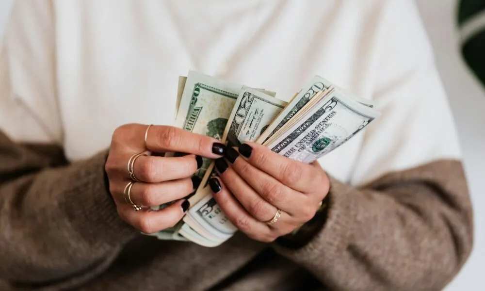 Money BetterThisWorld: Unlocking the True Power of Wealth to Improve Lives